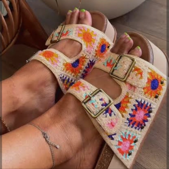 Colorful Embroidered Block Heel Confy Boho Floral Crochet Platform Sandals 9 - Picture 2 of 9